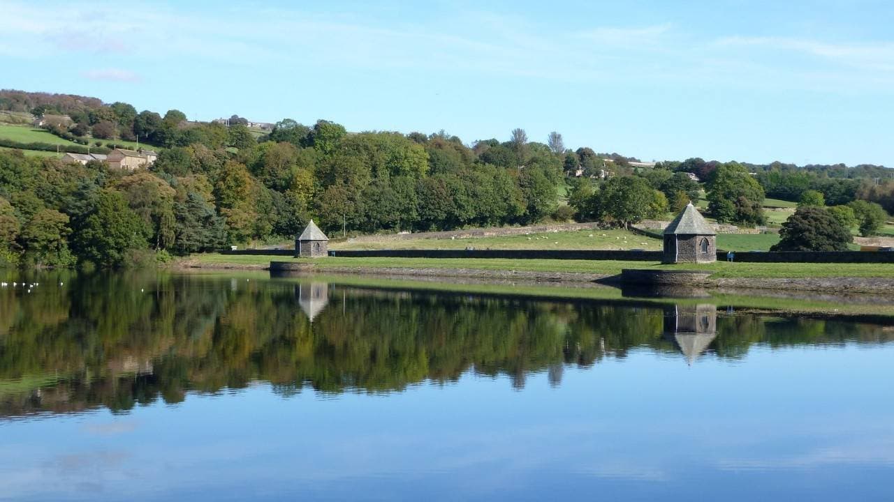 Walk around Damflask and lunch at The School Rooms